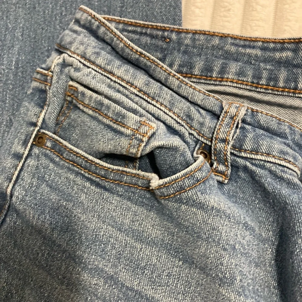 Sofia by Sofia Vergara Blue Relaxed Jeans - Picture 11 of 13